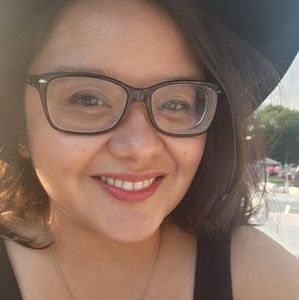 Meet your Posher, Cynthia